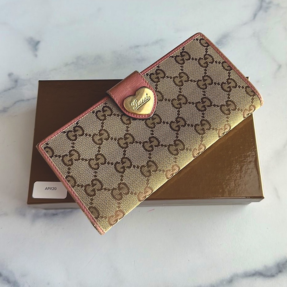 GUCCI ♡ Pink Heart Snap Wallet ♡ Y2K ♡ W/Box